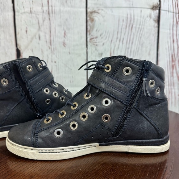 STUART WEITZMAN women’s high top sneakers dark navy blue riveted size 7.5 GUC - Picture 12 of 16